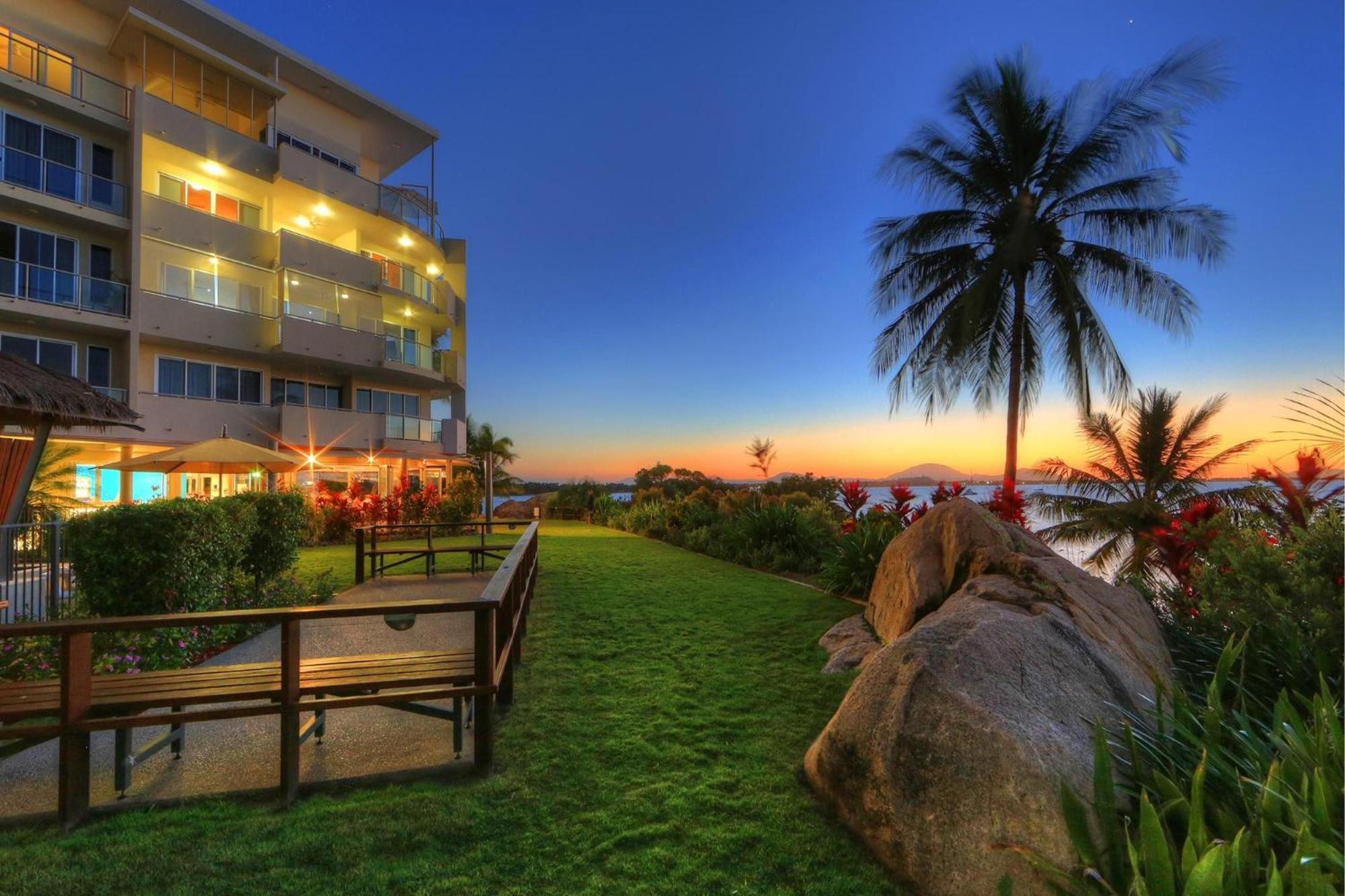คอรัล โคฟ อพาร์ตเมนท์ Aparthotel โบเวน ภายนอก รูปภาพ